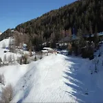 Chez Louis - Alpine Charm With Mont Blanc View & Access Domek alpejski Courmayeur