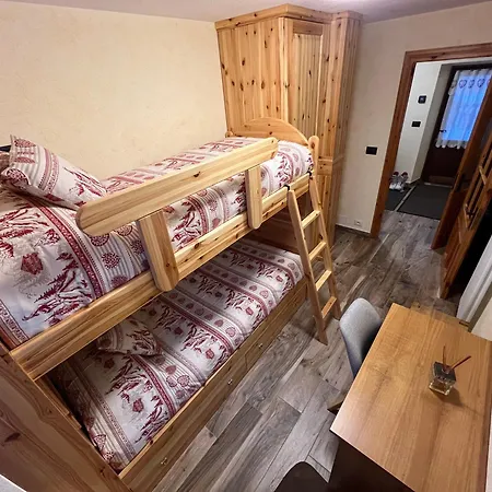 Alpesi faház Chez Louis - Alpine Charm With Mont Blanc View & Access *