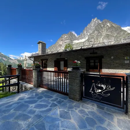 Chez Louis - Alpine Charm With Mont Blanc View & Access Alpesi faház Courmayeur
