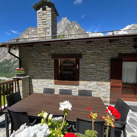 Chez Louis - Alpine Charm With Mont Blanc View & Access Chalet *