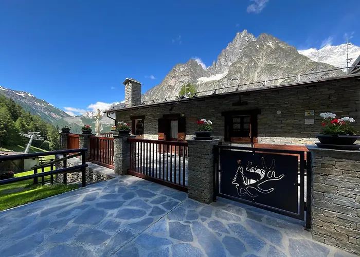 Chez Louis - Alpine Charm With Mont Blanc View & Access Chalet Courmayeur